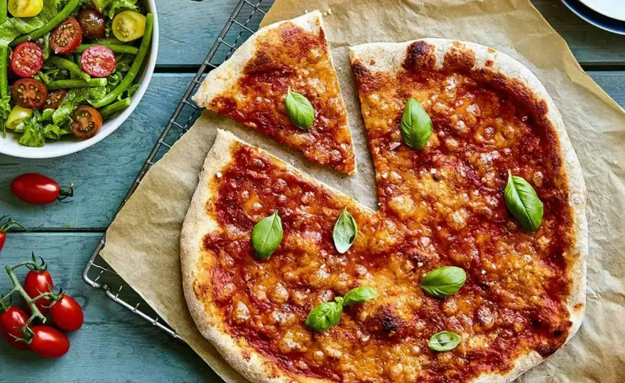 Nyttigare pizza med fullkorn, grönsaker och protein