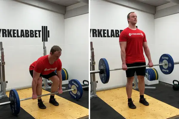 Man utför stela marklyft. Bilden visar övningen i två faser: i startposition med böjda knän och i topposition med raka ben.